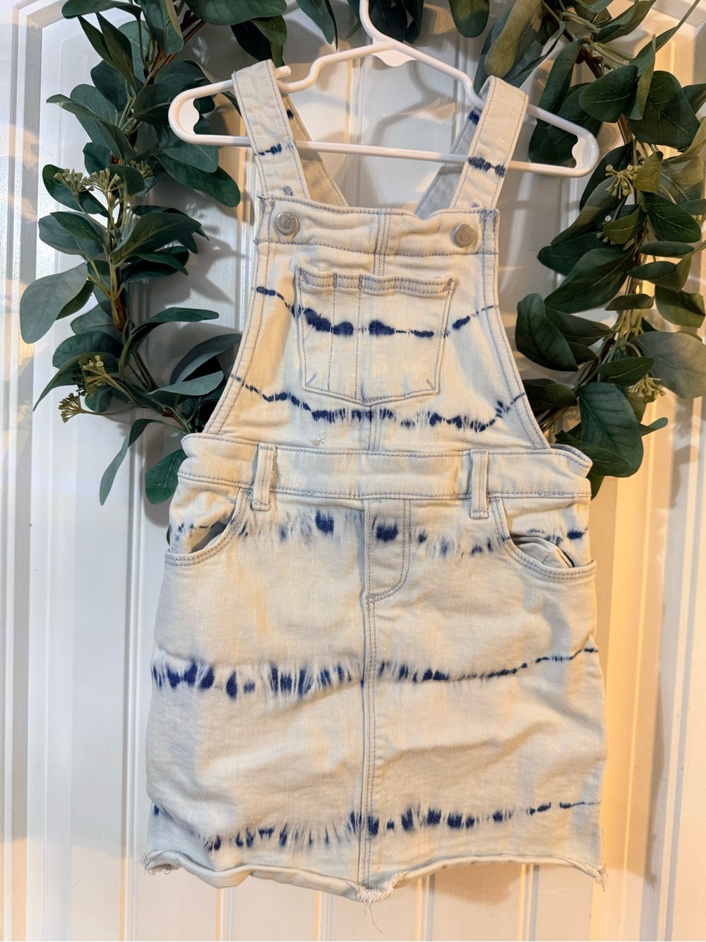💫4/$25 • Old Navy White & Blue Tie-Dye Denim Overalls Dress